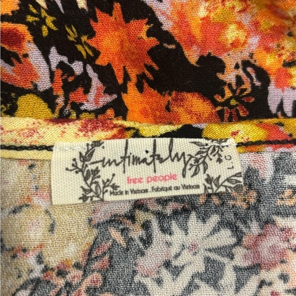 Free People “Heat Wave” Lace Floral Button Bodysuit in “Midnight Combo” Large 🖤 - Picture 8 of 9